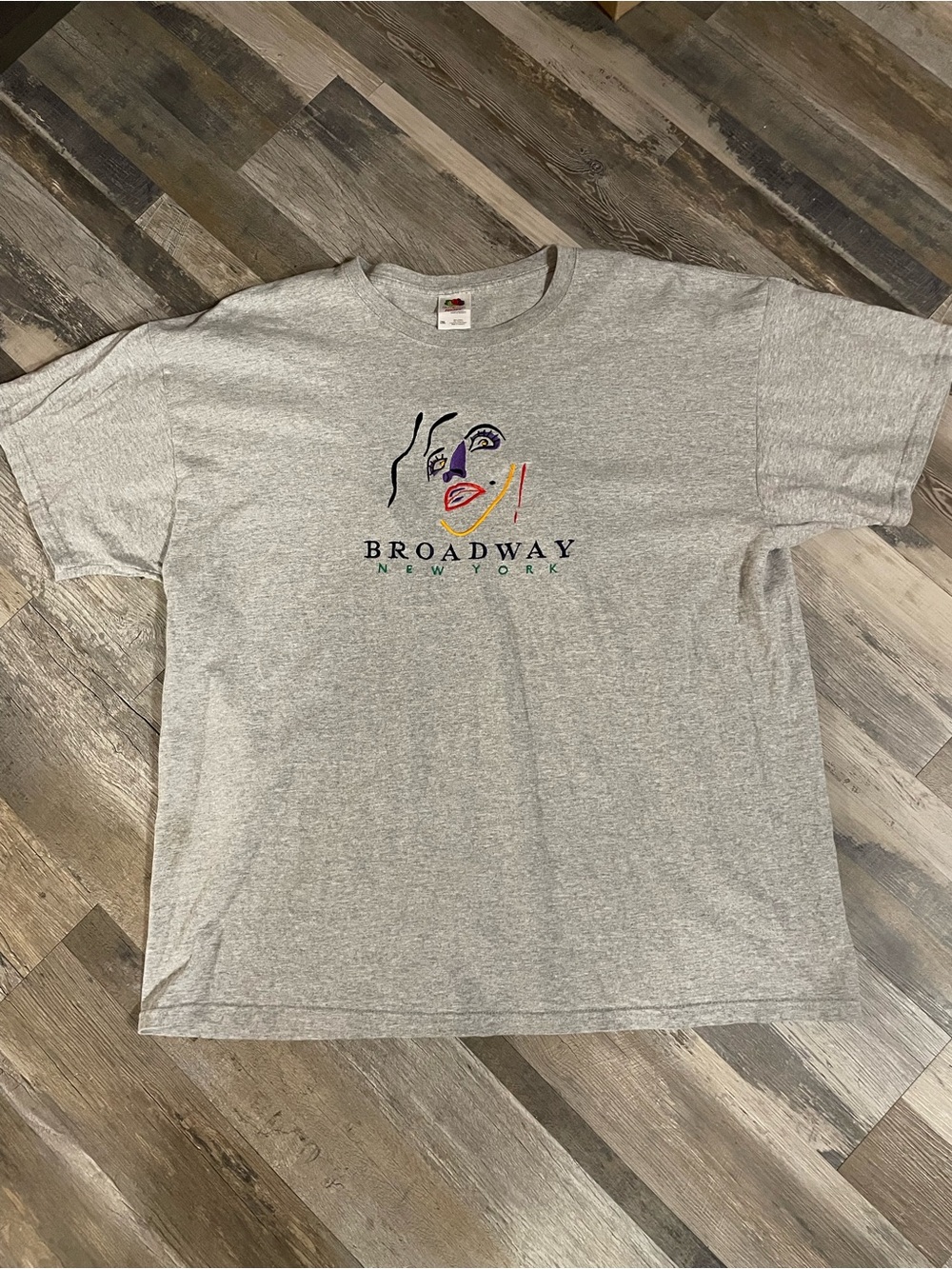Fruit of the Loom Gray Broadway New York Graphic Tee vintage embroidered